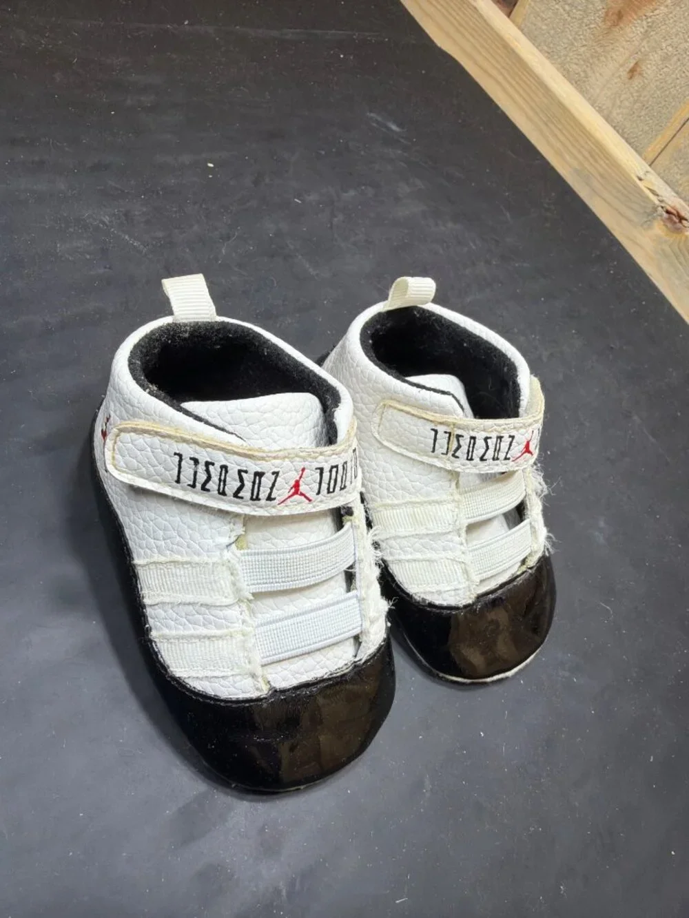 Nike Air Jordan 11 Retro Crib Booties Baby Soft Sole 0-6M Black